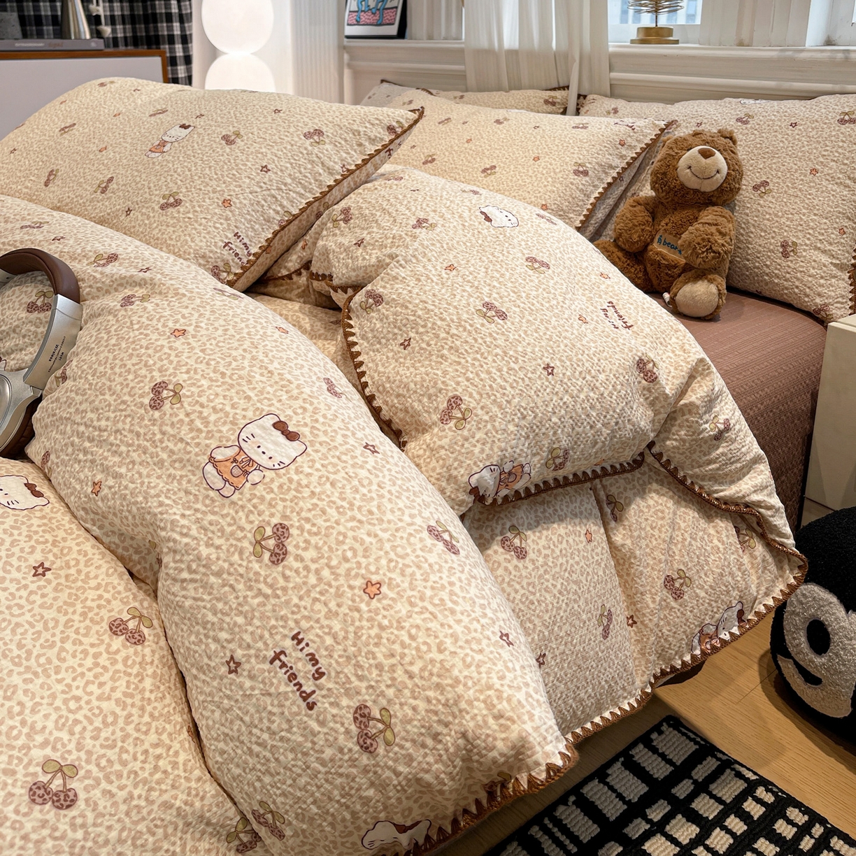 91家纺网 家纺一手货源 找家纺 源舍家纺 2026新款泡芙纱贝壳绣四件套 豹纹凯蒂