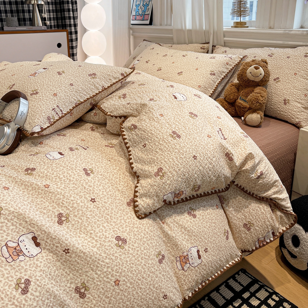 91家纺网 家纺一手货源 找家纺 源舍家纺 2026新款泡芙纱贝壳绣四件套 豹纹凯蒂