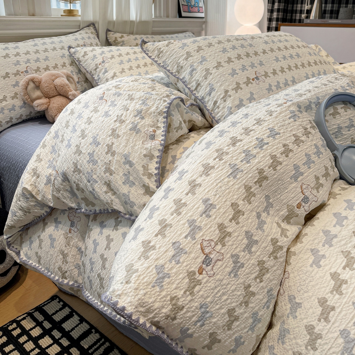 91家纺网 家纺一手货源 找家纺 源舍家纺 2026新款泡芙纱贝壳绣四件套 萌趣小马