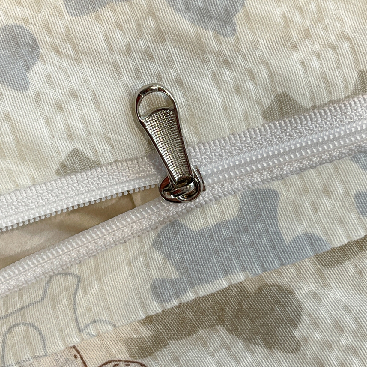 91家纺网 家纺一手货源 找家纺 源舍家纺 2026新款泡芙纱贝壳绣四件套 萌趣小马