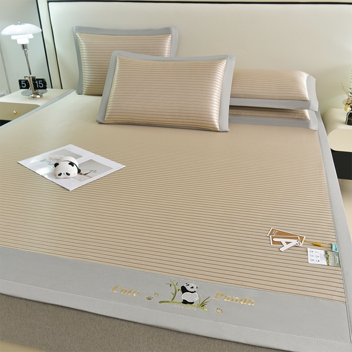 91家纺网 家纺一手货源 找家纺 小牛席业 2026新款条纹爱家熊猫冰丝席藤席冰藤席冰丝席可机洗凉感冰丝席豆豆席PE霸王 咖色