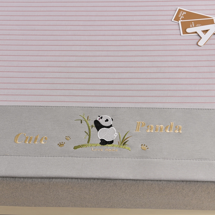 91家纺网 家纺一手货源 找家纺 小牛席业 2026新款条纹爱家熊猫冰丝席藤席冰藤席冰丝席可机洗凉感冰丝席豆豆席PE霸王 粉色