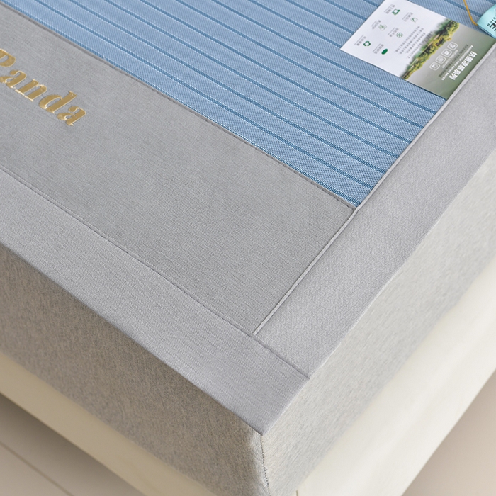 91家纺网 家纺一手货源 找家纺 小牛席业 2026新款条纹爱家熊猫冰丝席藤席冰藤席冰丝席可机洗凉感冰丝席豆豆席PE霸王 蓝色