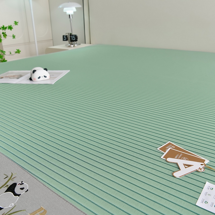 91家纺网 家纺一手货源 找家纺 小牛席业 2026新款条纹爱家熊猫冰丝席藤席冰藤席冰丝席可机洗凉感冰丝席豆豆席PE霸王 绿色