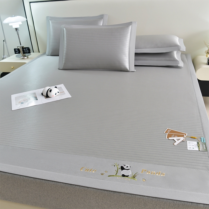 91家纺网 家纺一手货源 找家纺 小牛席业 2026新款条纹爱家熊猫冰丝席藤席冰藤席冰丝席可机洗凉感冰丝席豆豆席PE霸王 灰色