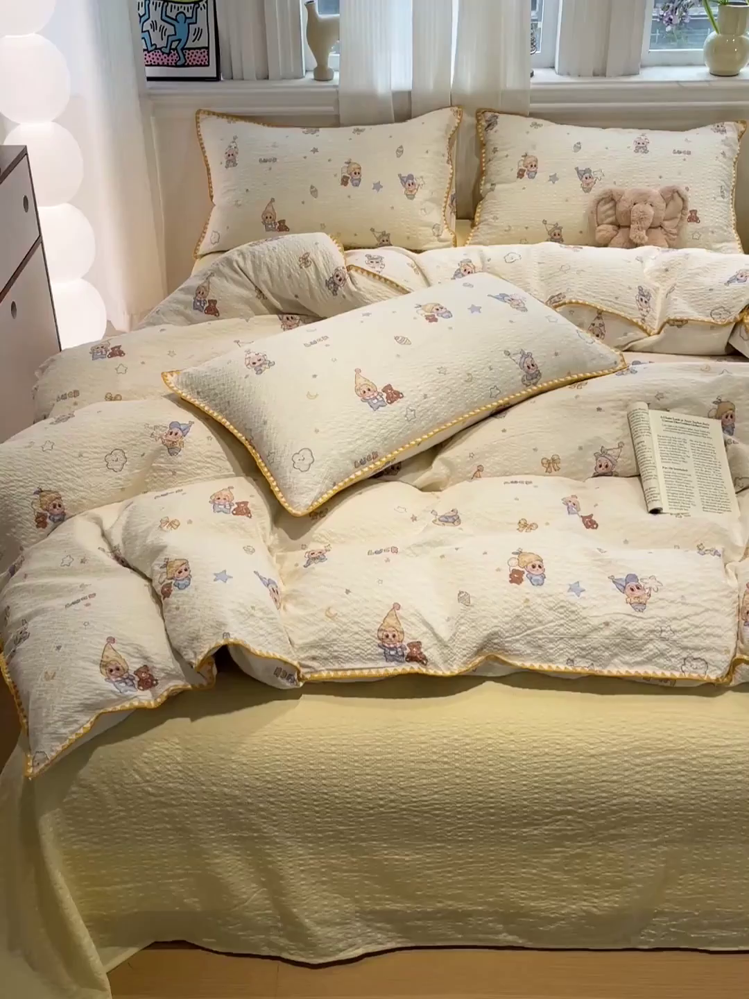 91家纺网 家纺一手货源 找家纺 源舍家纺 2026新款泡芙纱贝壳绣四件套 摇摇星人