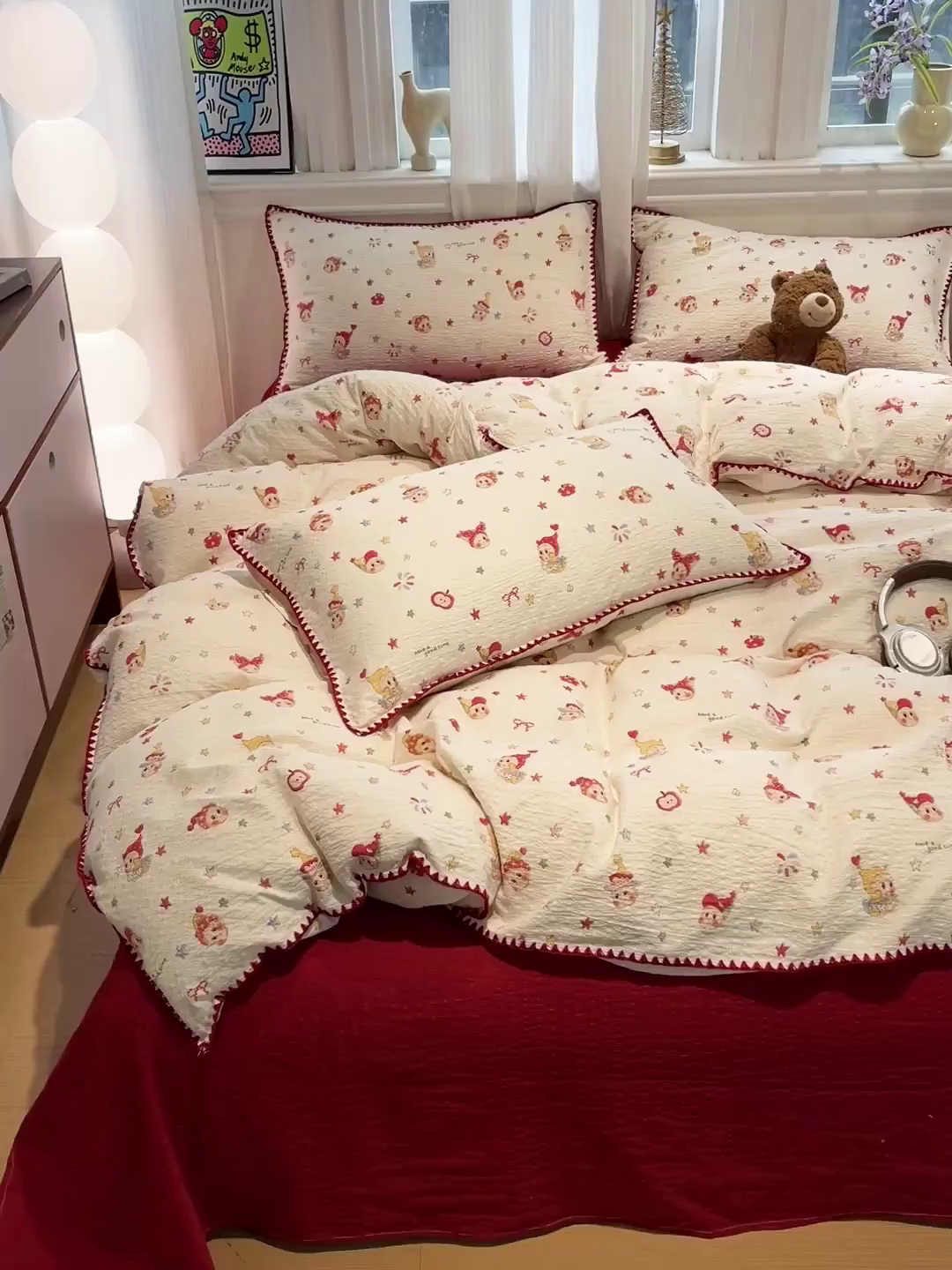 91家纺网 家纺一手货源 找家纺 源舍家纺 2026新款泡芙纱贝壳绣四件套 蛋糕星人