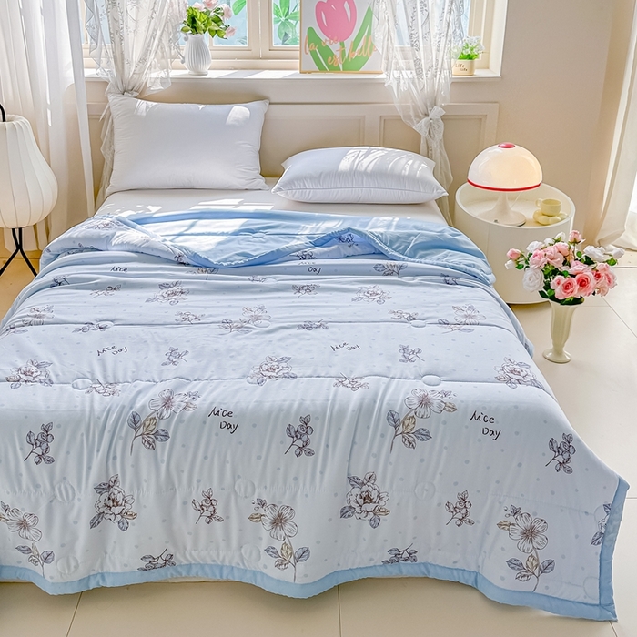91家纺网 家纺一手货源 找家纺 好欣怡家纺 2026新款水洗棉夏被空调被被子被芯印花小清新夏凉被直播热款水洗棉包边款-蓝樱