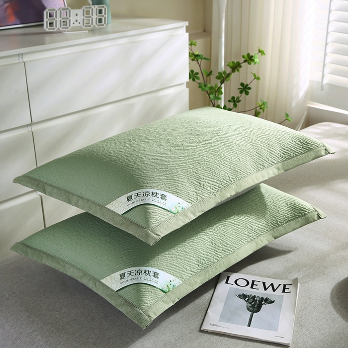 91家纺网 家纺一手货源 找家纺 小牛席业 2026新款小斜纹冷感豆豆枕套凉枕套夏天枕套冰丝枕套竹枕套藤枕套冰藤枕套 小斜纹冷感豆豆枕套-绿色