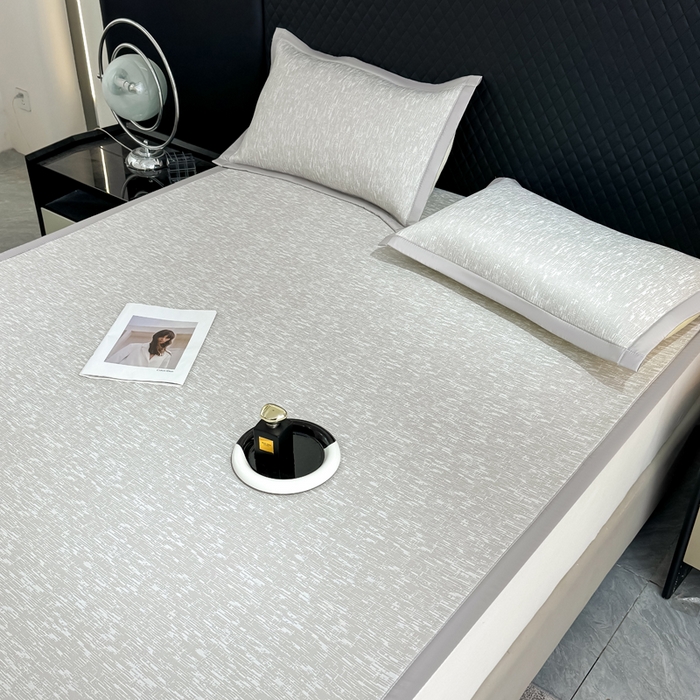 91家纺网 家纺一手货源 找家纺 999家纺 2026新款高端轻奢复合PE中分子乙纶凉感大提花凉席软席 梦境-灰