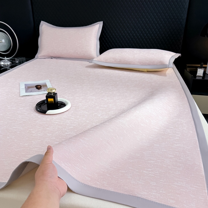 91家纺网 家纺一手货源 找家纺 999家纺 2026新款高端轻奢复合PE中分子乙纶凉感大提花凉席软席 梦境-粉