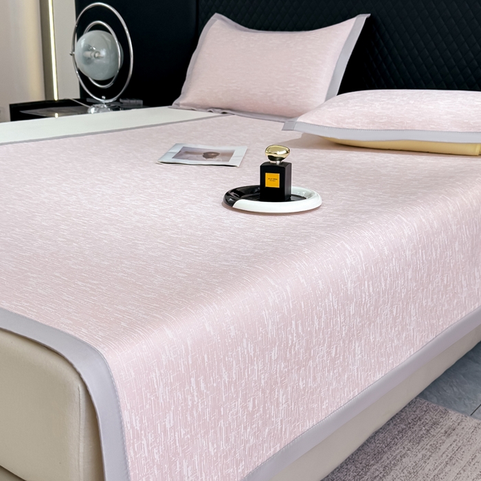 91家纺网 家纺一手货源 找家纺 999家纺 2026新款高端轻奢复合PE中分子乙纶凉感大提花凉席软席 梦境-粉