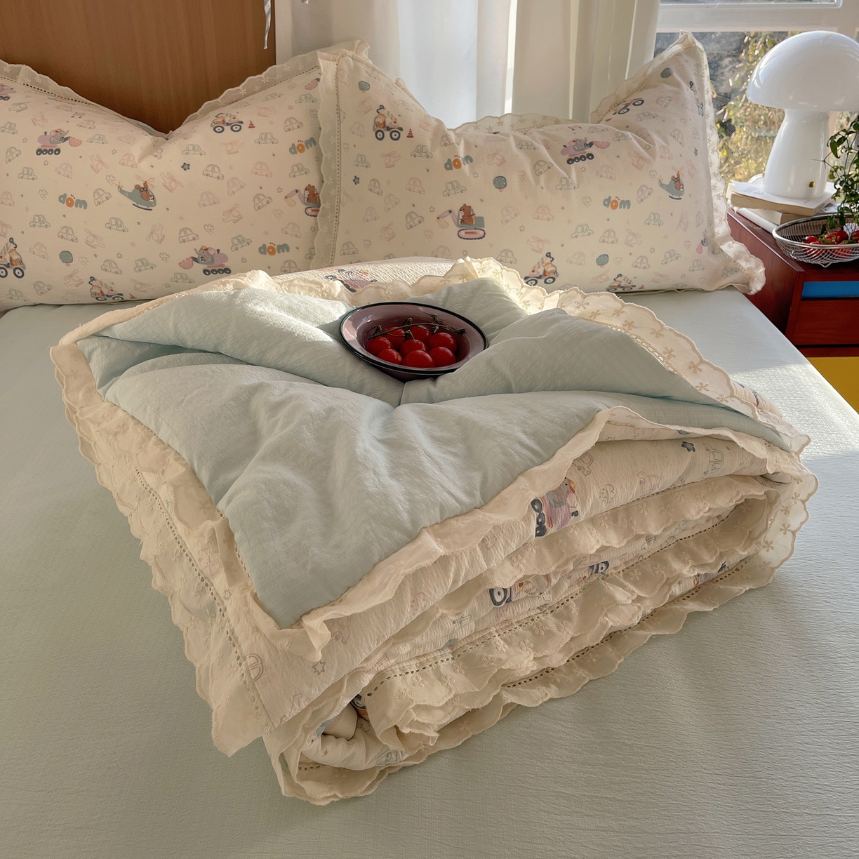 91家纺网 家纺一手货源 找家纺 梵克保罗 2026春夏新款全棉纯棉花边皱皱纱单夏被夏凉被空调被夏被四件套 象车乐园