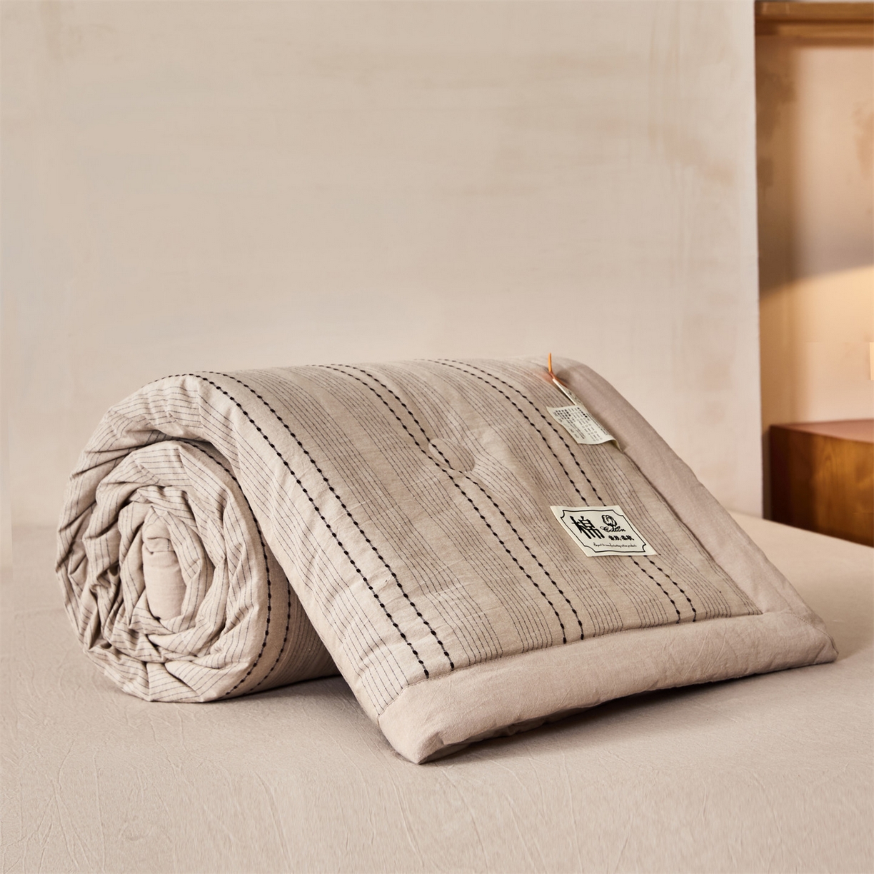 91家纺网 家纺一手货源 找家纺 恬思语家纺 2026新款全棉色织提花棉花夏被夏凉被空调被-流光 流光-咖