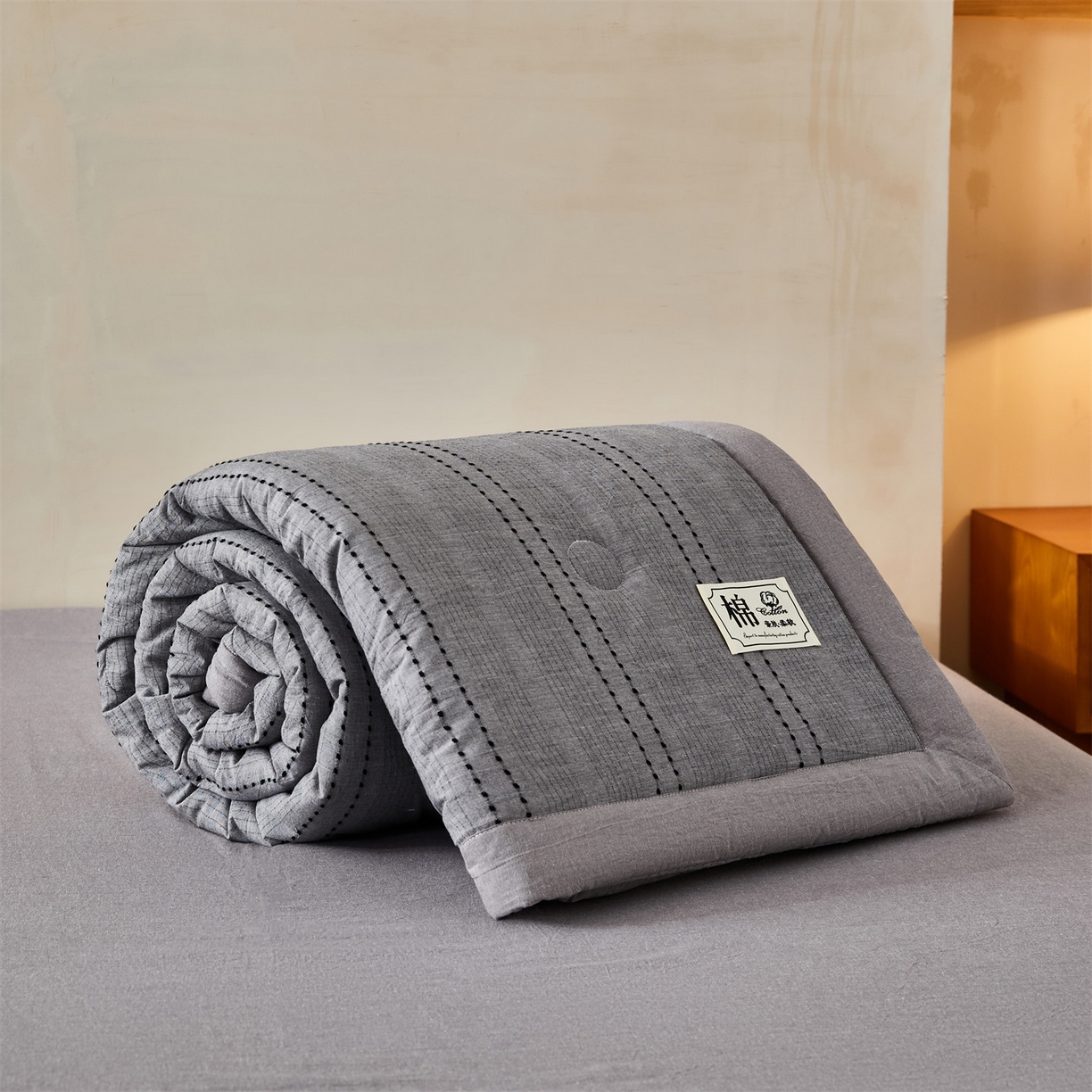 91家纺网 家纺一手货源 找家纺 恬思语家纺 2026新款全棉色织提花棉花夏被夏凉被空调被-流光 流光-灰