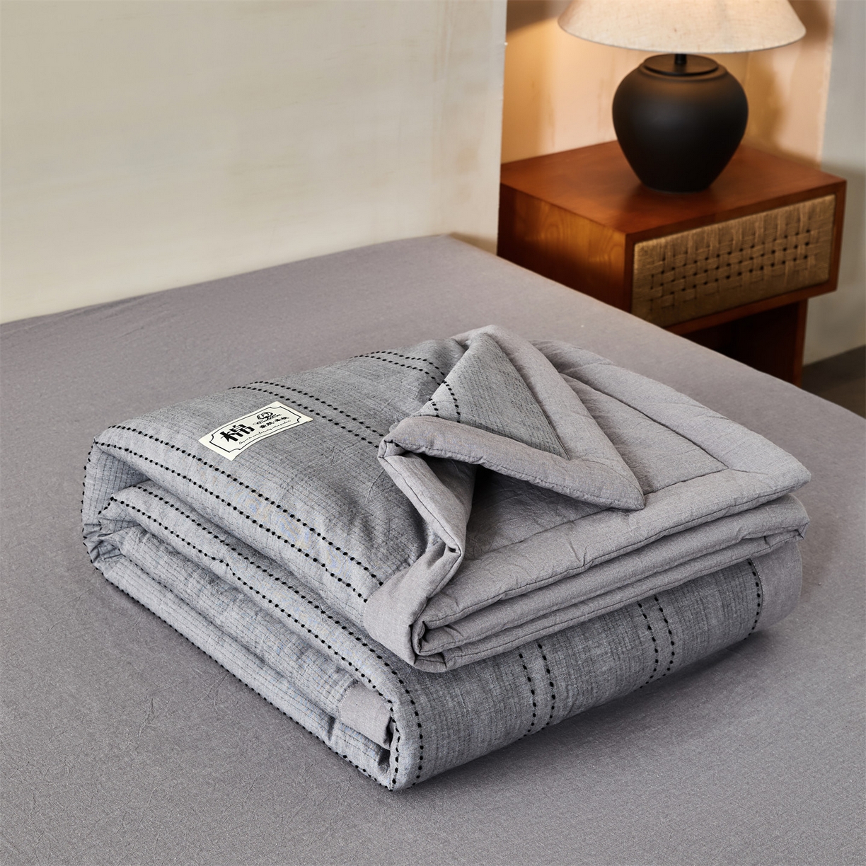 91家纺网 家纺一手货源 找家纺 恬思语家纺 2026新款全棉色织提花棉花夏被夏凉被空调被-流光 流光-灰