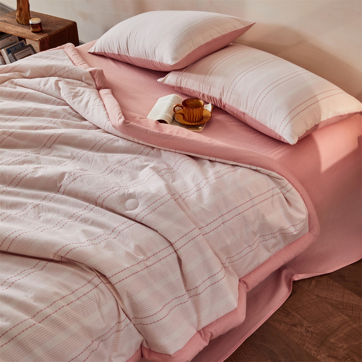 91家纺网 家纺一手货源 找家纺 恬思语家纺 2026新款全棉色织提花棉花夏被夏凉被空调被-流光 流光-粉