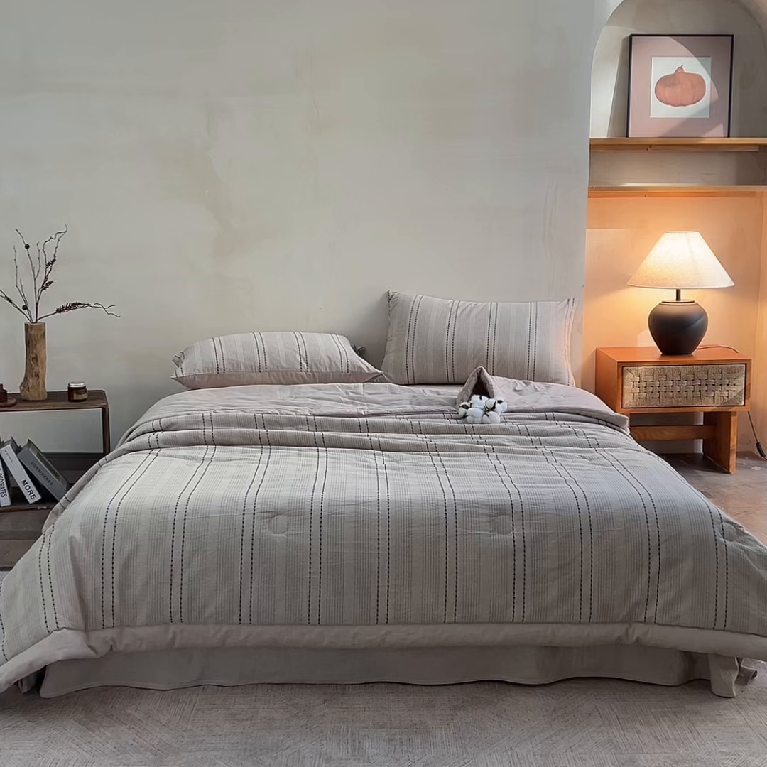 91家纺网 家纺一手货源 找家纺 恬思语家纺 2026新款全棉色织提花棉花夏被夏凉被空调被-流光 流光-灰