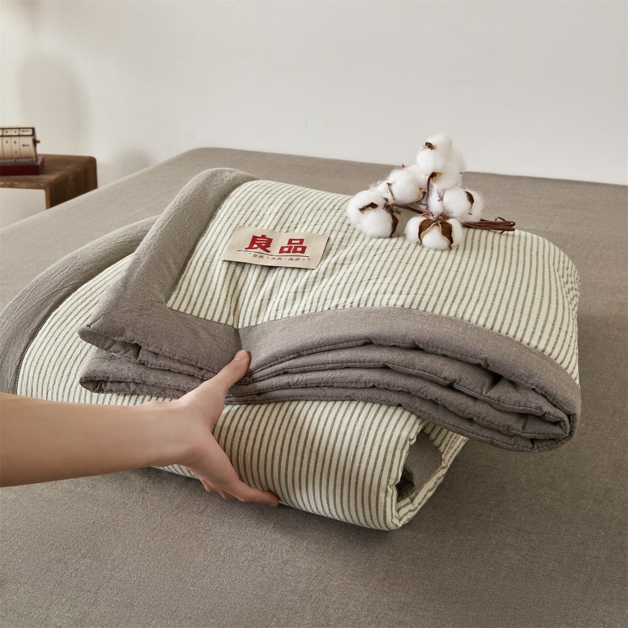 91家纺网 家纺一手货源 找家纺 恬思语家纺 2026新款春夏新款棉麻条纹棉花夏被空调被夏凉被 棉麻条-橄榄绿