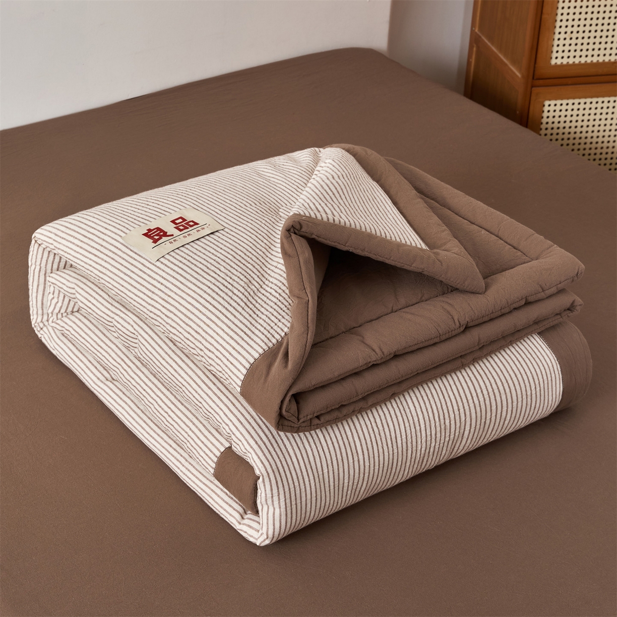 91家纺网 家纺一手货源 找家纺 恬思语家纺 2026新款春夏新款棉麻条纹棉花夏被空调被夏凉被 棉麻条-咖