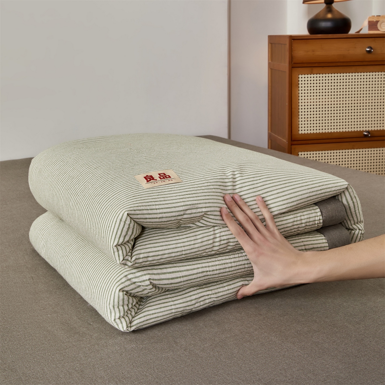 91家纺网 家纺一手货源 找家纺 恬思语家纺 2026新款春夏新款棉麻条纹棉花夏被空调被夏凉被 棉麻条-橄榄绿