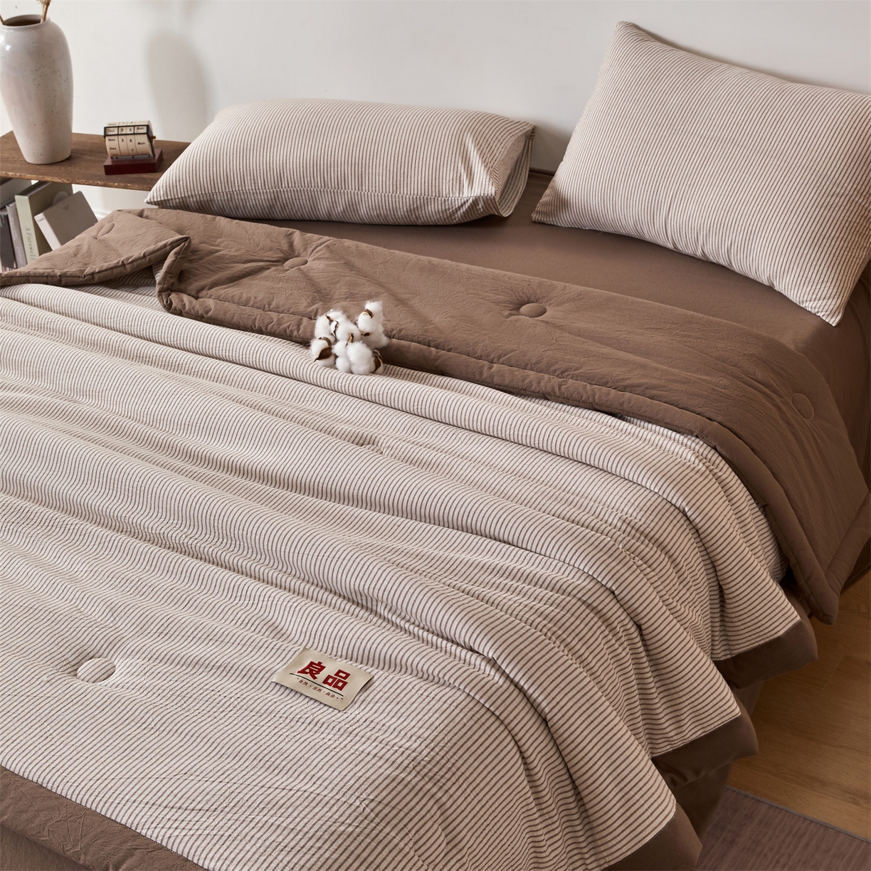 91家纺网 家纺一手货源 找家纺 恬思语家纺 2026新款春夏新款棉麻条纹棉花夏被空调被夏凉被 棉麻条-咖