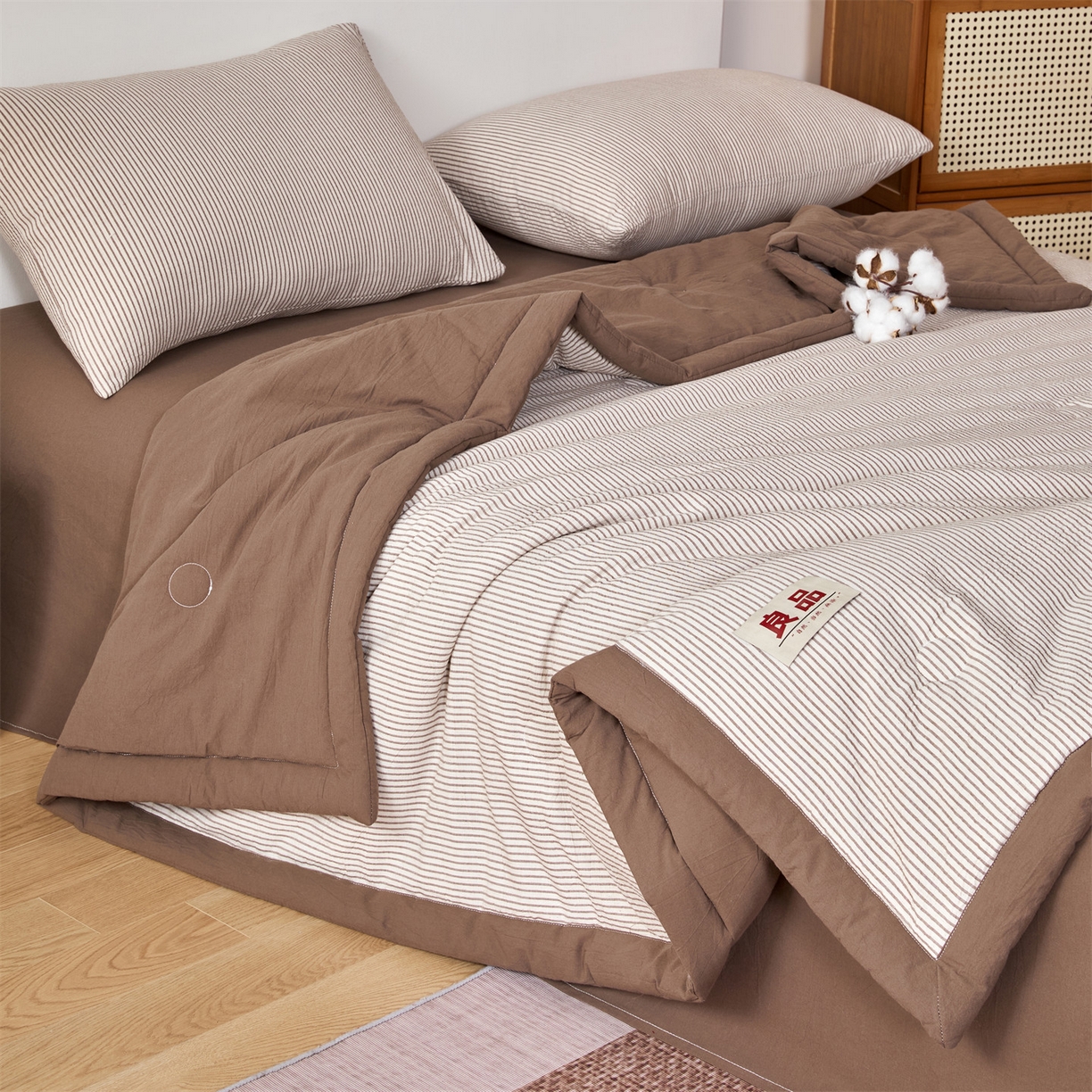 91家纺网 家纺一手货源 找家纺 恬思语家纺 2026新款春夏新款棉麻条纹棉花夏被空调被夏凉被 棉麻条-咖