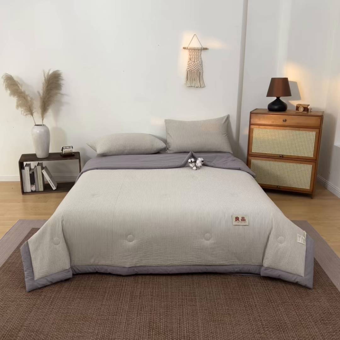 91家纺网 家纺一手货源 找家纺 恬思语家纺 2026新款春夏新款棉麻条纹棉花夏被空调被夏凉被 棉麻条-灰