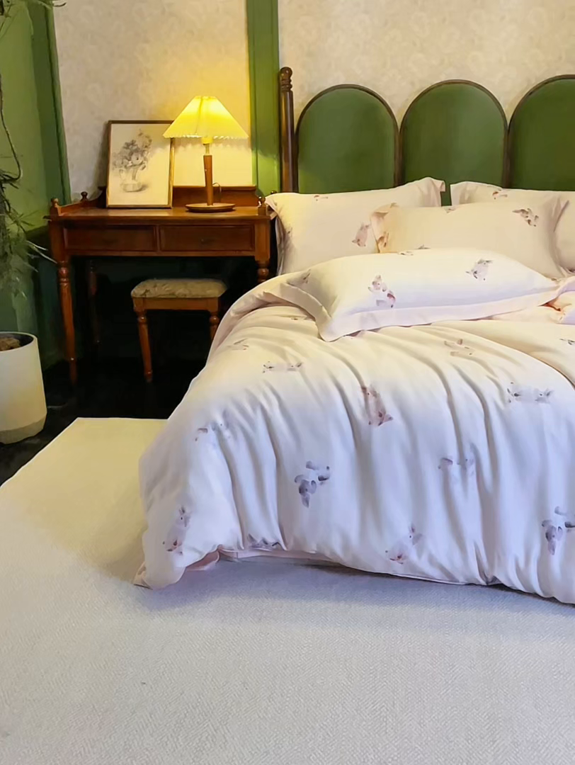 91家纺网 家纺一手货源 找家纺 初拾 2026新款春夏小清新莱赛尔数码印花四件套 会员减10 控价：日常券后不低于298 元  桃园知兔