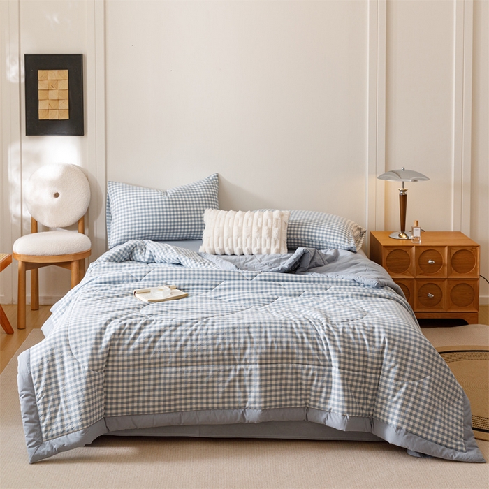 91家纺网 家纺一手货源 找家纺 恬思语家纺 2026新款全棉色织水洗棉棉花夏被夏凉被空调被 浅兰小格