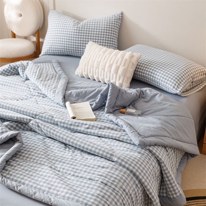 91家纺网 家纺一手货源 找家纺 恬思语家纺 2026新款全棉色织水洗棉棉花夏被夏凉被空调被 浅兰小格