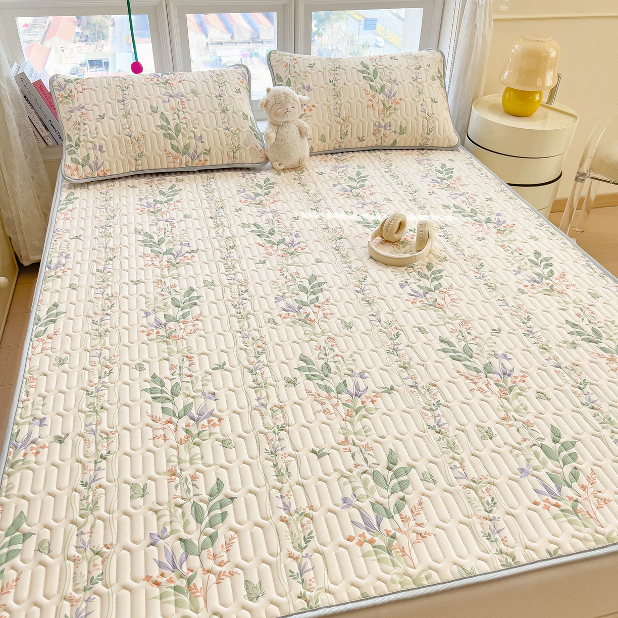 91家纺网 家纺一手货源 找家纺 丝羽坊 2026新款高密凉感丝印花乳胶凉席-平铺款 林间私语