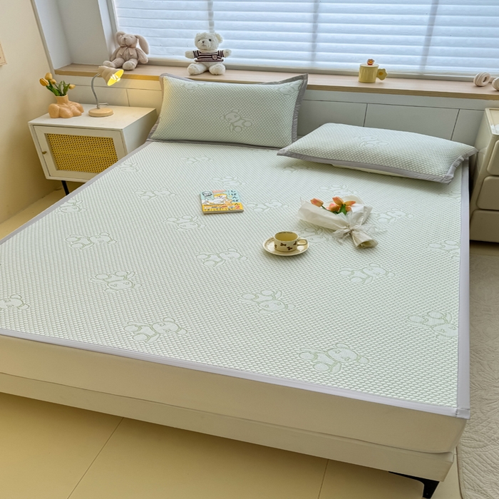 91家纺网 家纺一手货源 找家纺 999家纺 2026新款A类冰豆豆凉席三件套凉豆豆软凉席可机洗空调席子 冰块熊-绿（宽包床席款）