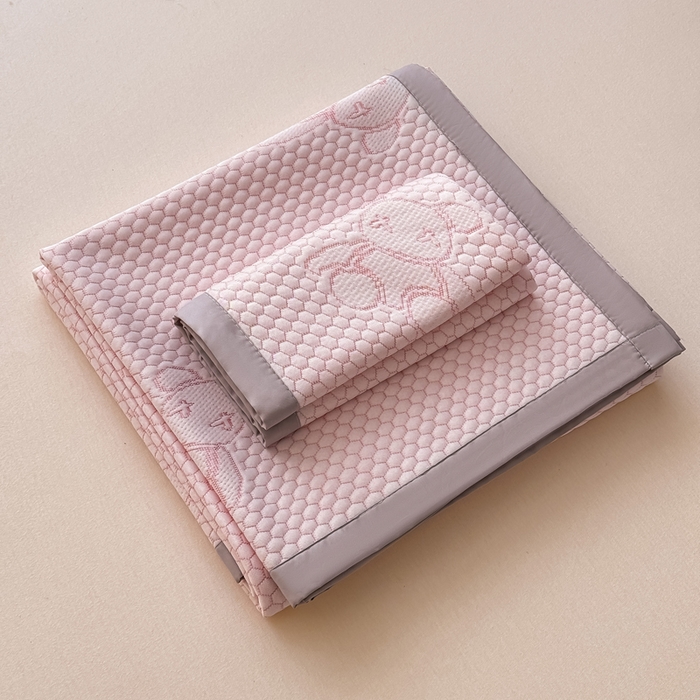 91家纺网 家纺一手货源 找家纺 999家纺 2026新款A类冰豆豆凉席三件套凉豆豆软凉席可机洗空调席子 冰块熊-粉（宽包床席款）