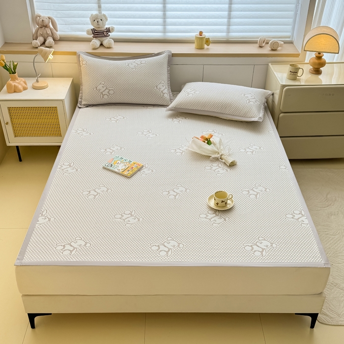 91家纺网 家纺一手货源 找家纺 999家纺 2026新款A类冰豆豆凉席三件套凉豆豆软凉席可机洗空调席子 冰块熊-咖（宽包床席款）