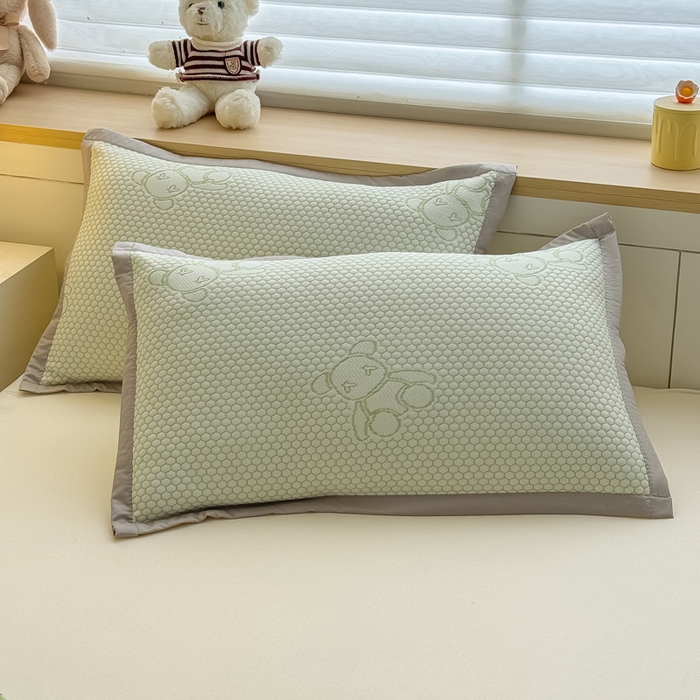 91家纺网 家纺一手货源 找家纺 999家纺 2026新款A类冰豆豆凉席三件套凉豆豆软凉席可机洗空调席子 冰块熊-绿（宽包床席款）