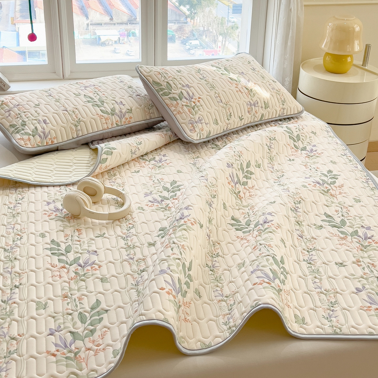 91家纺网 家纺一手货源 找家纺 丝羽坊 2026新款高密凉感丝印花乳胶凉席-平铺款 林间私语