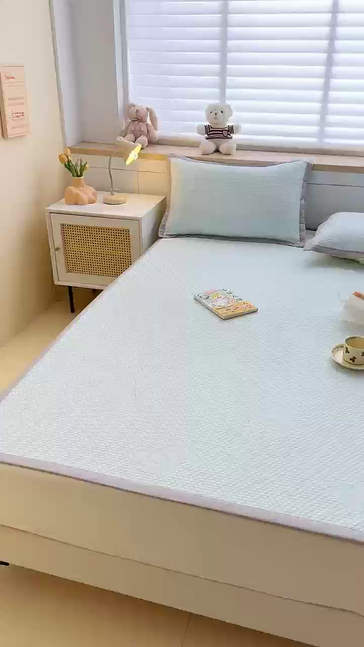 91家纺网 家纺一手货源 找家纺 999家纺 2026新款A类冰豆豆凉席三件套凉豆豆软凉席可机洗空调席子 冰块熊-蓝（宽包床席款）