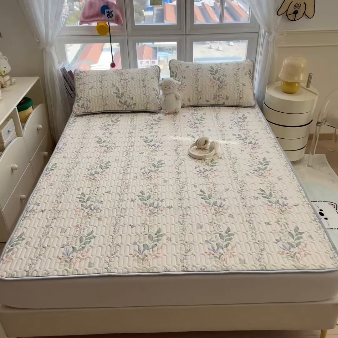 91家纺网 家纺一手货源 找家纺 丝羽坊 2026新款高密凉感丝印花乳胶凉席-平铺款 林间私语