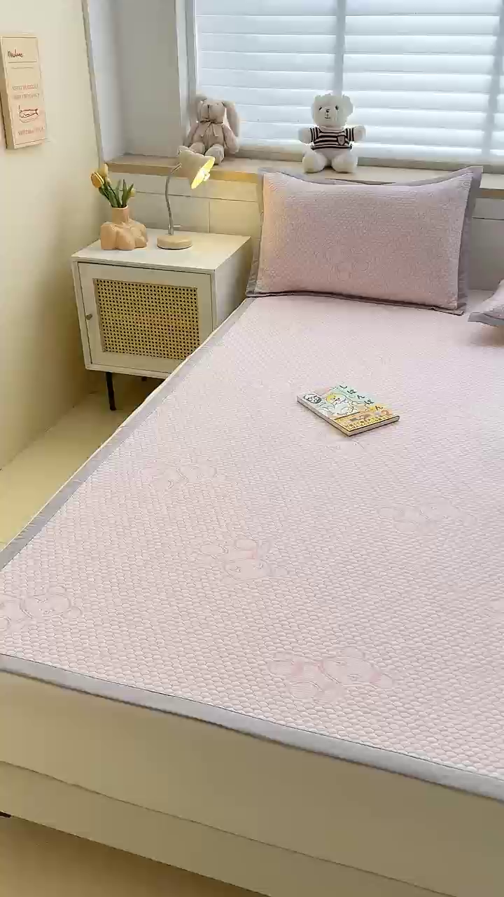 91家纺网 家纺一手货源 找家纺 999家纺 2026新款A类冰豆豆凉席三件套凉豆豆软凉席可机洗空调席子 冰块熊-粉（宽包床席款）