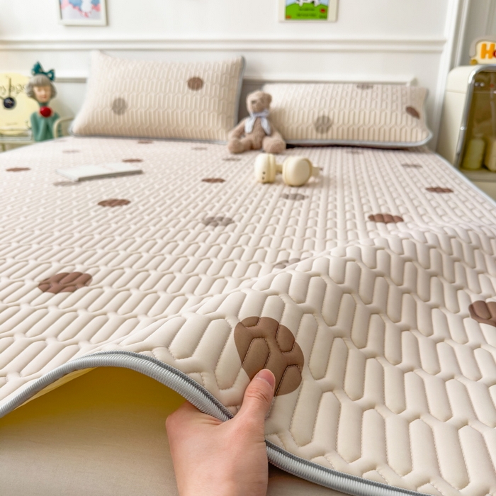 91家纺网 家纺一手货源 找家纺 丝羽坊 2026新款高密凉感丝印花乳胶凉席-平铺款 爱的圈圈