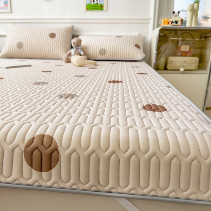 91家纺网 家纺一手货源 找家纺 丝羽坊 2026新款高密凉感丝印花乳胶凉席-平铺款 爱的圈圈