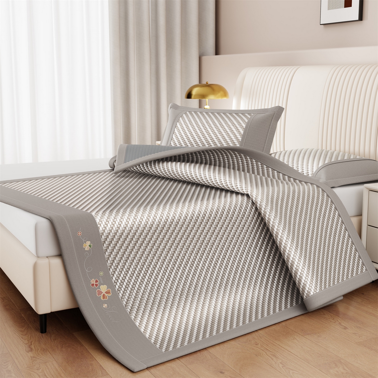 91家纺网 家纺一手货源 找家纺 鑫姿席业 夏季高端凉席竹席2026新款pe藤席a类母婴级1.8m空调软席子可水洗-四叶花语系列 四叶花语-灰