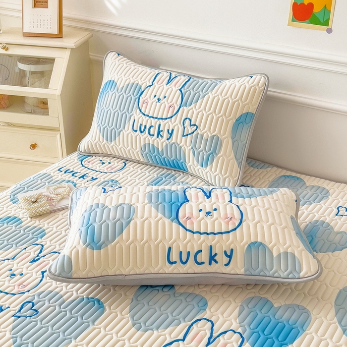 91家纺网 家纺一手货源 找家纺 丝羽坊 2026新款高密凉感丝印花乳胶凉席-平铺款 爱心兔