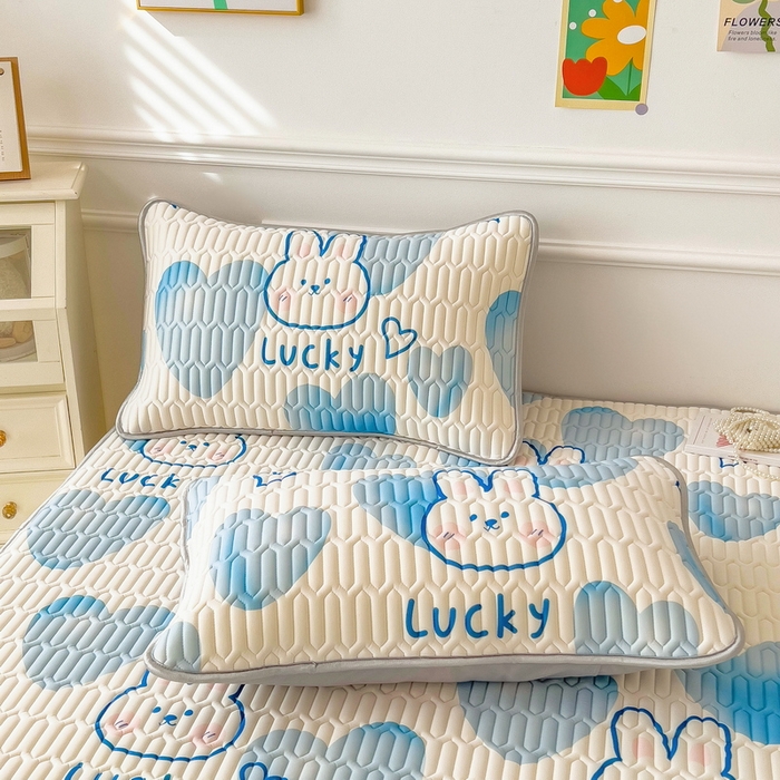 91家纺网 家纺一手货源 找家纺 丝羽坊 2026新款高密凉感丝印花乳胶凉席-平铺款 爱心兔