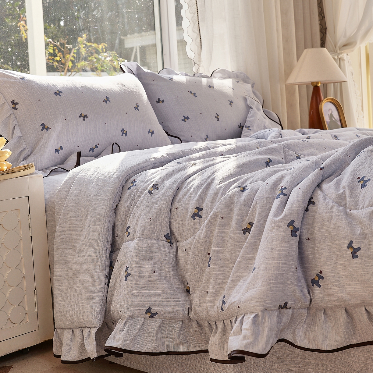 91家纺网 家纺一手货源 找家纺 梵克保罗 2026春夏新款提花色织花边夏被四件套单夏被空调被 蓝驹小趣