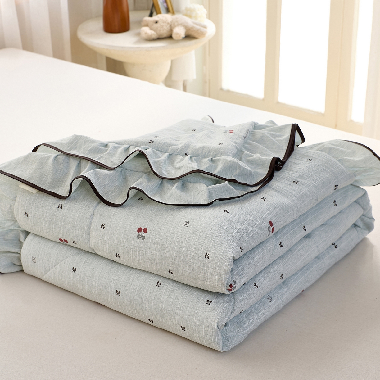 91家纺网 家纺一手货源 找家纺 梵克保罗 2026春夏新款提花色织花边夏被四件套单夏被空调被 蓝樱