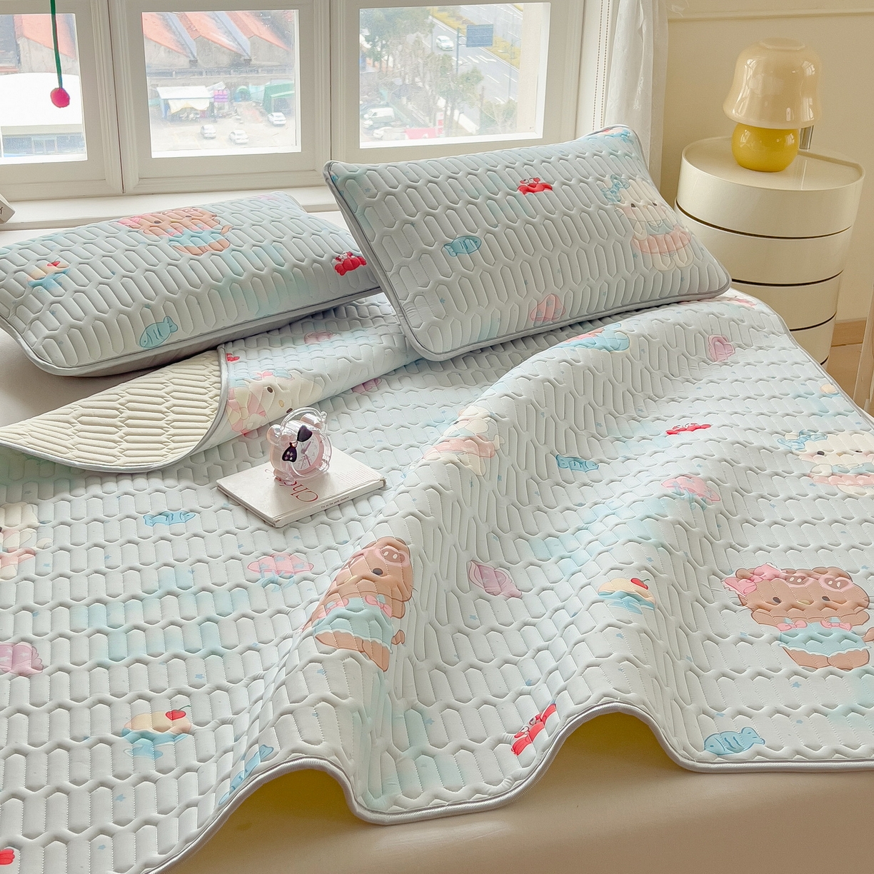 91家纺网 家纺一手货源 找家纺 丝羽坊 2026新款高密凉感丝印花乳胶凉席-平铺款 冰蓝乐园