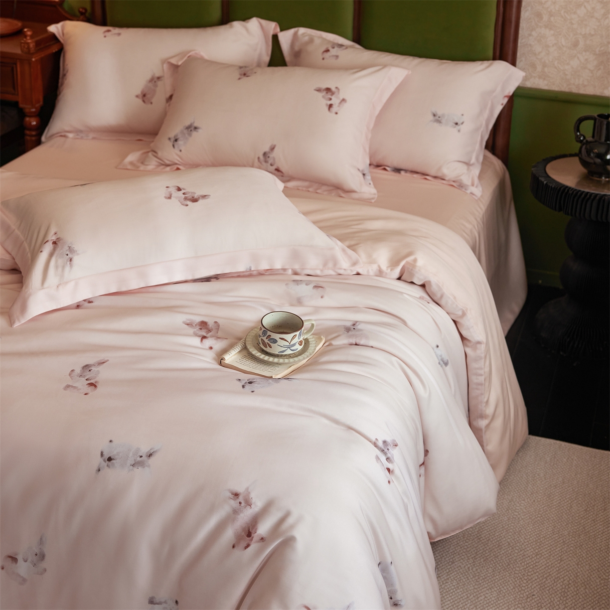 91家纺网 家纺一手货源 找家纺 初拾 2026新款春夏小清新莱赛尔数码印花四件套 会员减10 控价：日常券后不低于298 元  桃园知兔