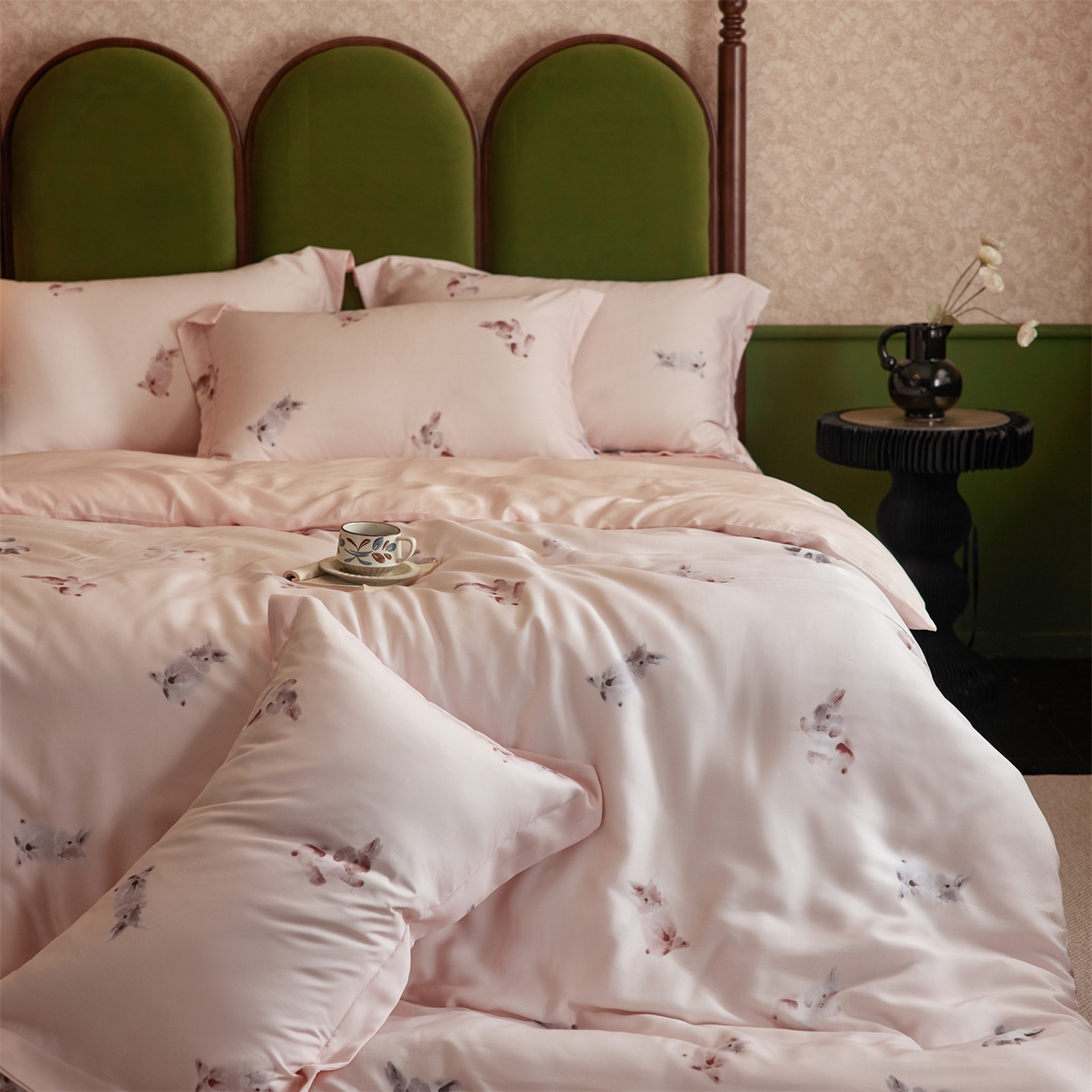 91家纺网 家纺一手货源 找家纺 初拾 2026新款春夏小清新莱赛尔数码印花四件套 会员减10 控价：日常券后不低于298 元  桃园知兔